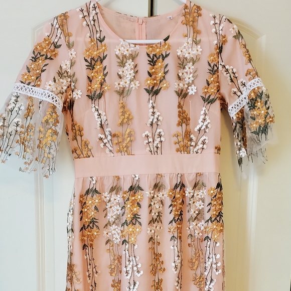 Beautiful Floral Embroidered Dress - Picture 6 of 10